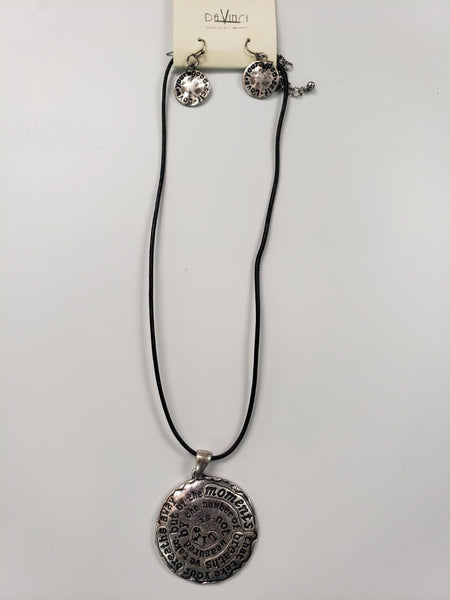 BREATH  DISK NECKLACE WITH EARRINGS