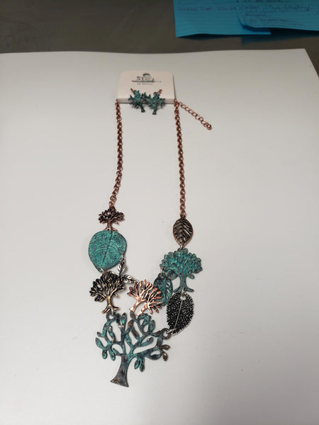Tree and leaf necklace set